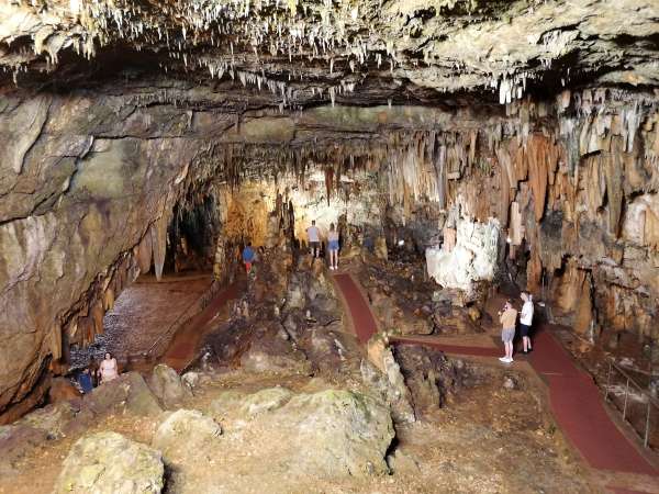 La partie supérieure de la grotte de Drogarati