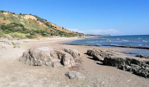 Estremità nord della spiaggia di Kaminia