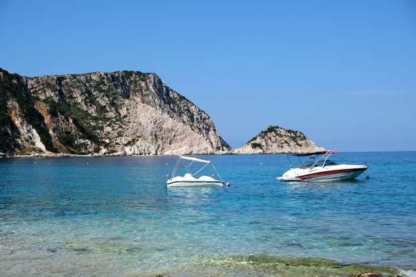 Widok z plaży na Agia Elene