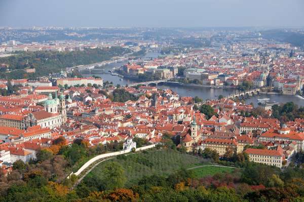 Výhled na Vltavu a Karlův most