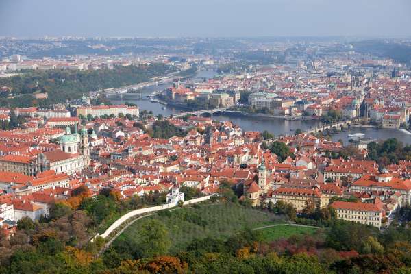 Veduta della Moldava e del Ponte Carlo