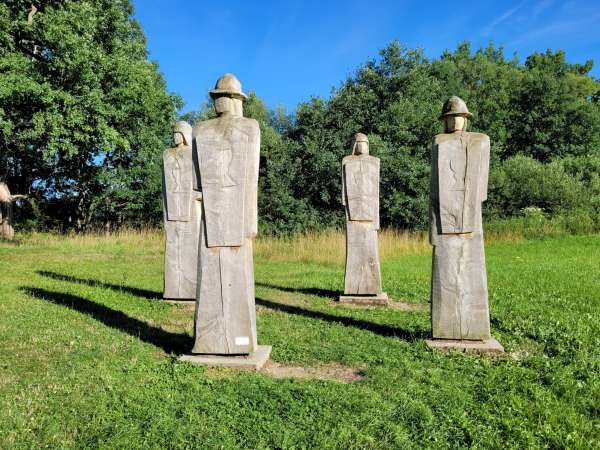 Statues of Hussite fighters