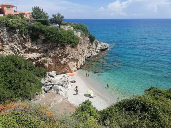 Descent to Pelagos beach