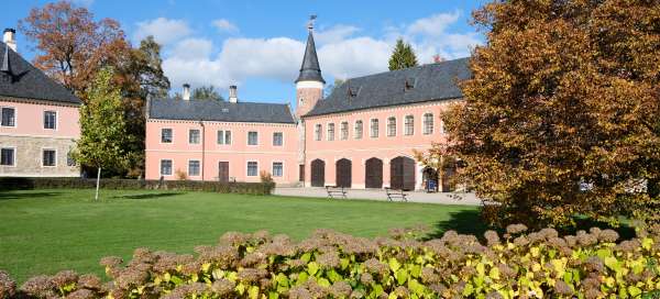 Besichtigung des Schlossgartens von Sychrov