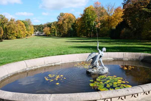 Amorbrunnen mit Reiher