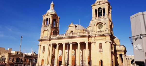 Przedmieścia Valletty - kościół parafialny Paola