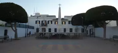 Une promenade dans la ville de Sant Lluís