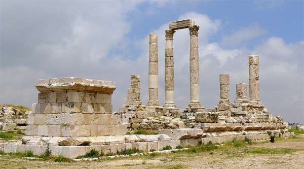 Ruinen des Herkules-Tempels