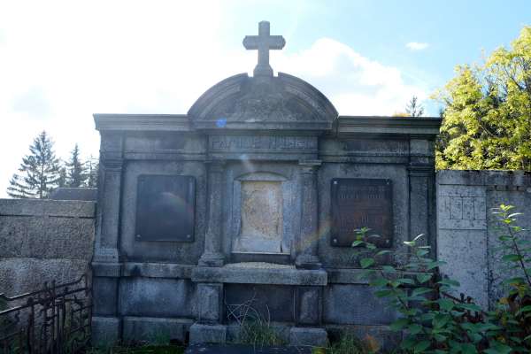 Немецкое надгробие