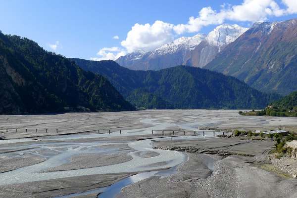 Kali Gandaki davanti a Larjung