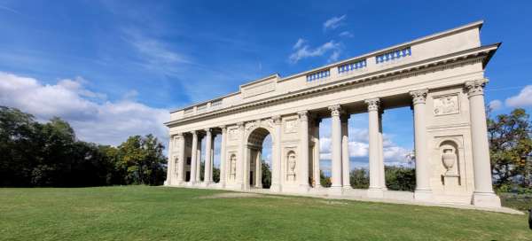 Colonnade on Reistna