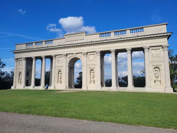 Classicist colonnade