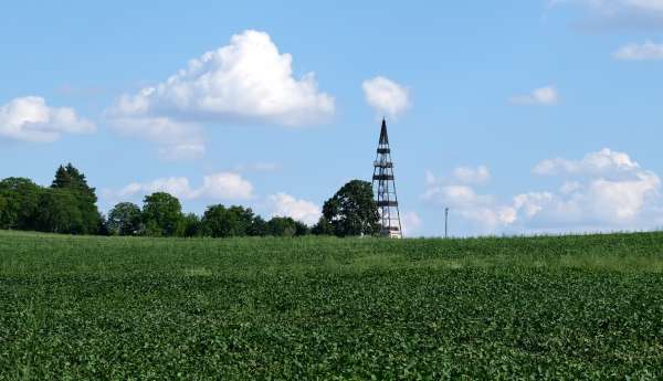 Widok na wieżę widokową Čížovka