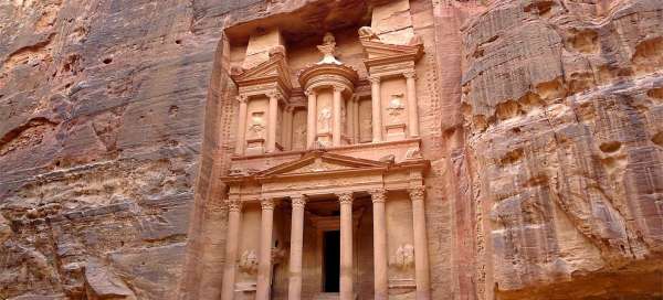 Treasury in Petra: Weather and season