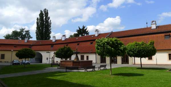 Der erste Hof des Schlosses in Podiebrad