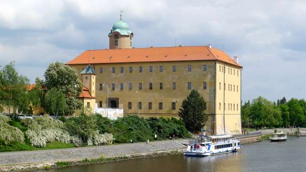 Uma bela vista do castelo em Poděbrady