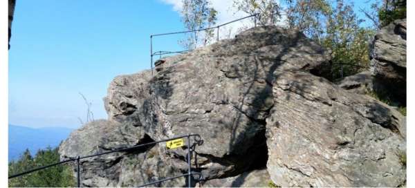 Bear Stone Lookout: Accommodations