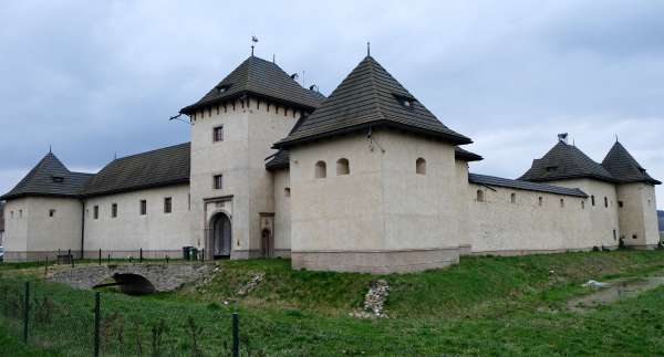 Vodný hrad v Hronseku