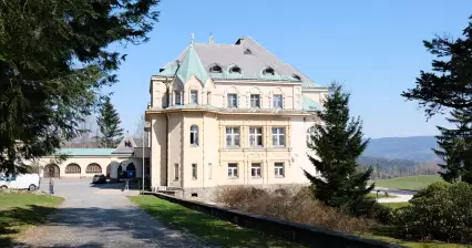 Kramářova vila vo Vysokom nad Jizerou