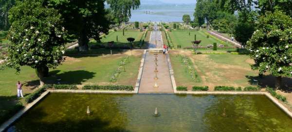 Jardins Nishat Bagh Mughal: Tempo e temporada