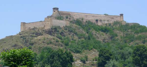 Fort de Hari Parbat: Hébergement