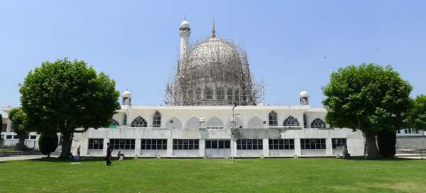 Santuario de Hazratbal: Alojamientos