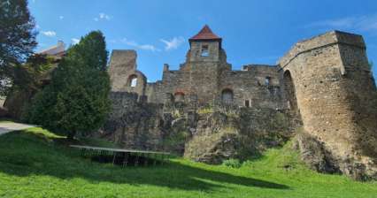 Schloss und Schloss Klenová