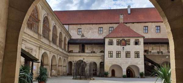 Castello e castello di Horšovský Týn: Tempo e stagione