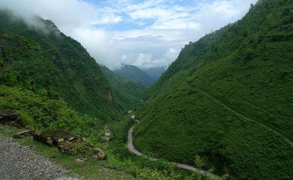 Route vers le petit Himalaya