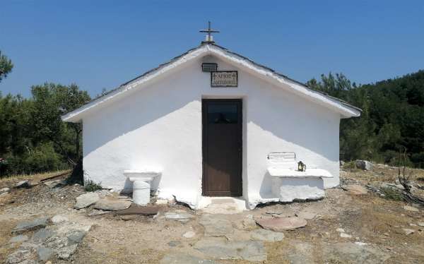 Kaplička Agios Antonios