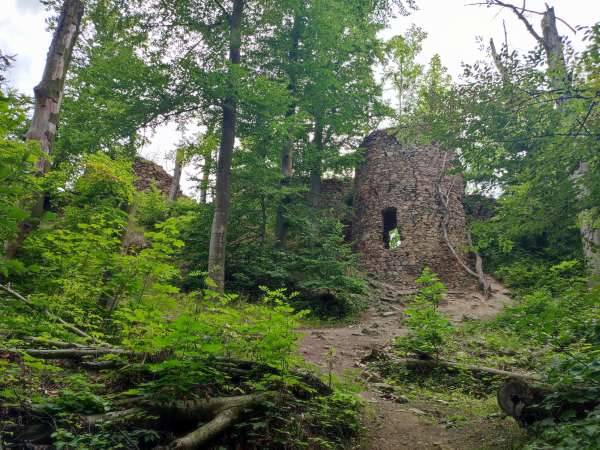 Die Ruinen der Burg Oheb