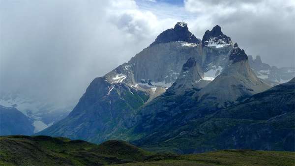 Monumentalne wieże Cuernos del Paine