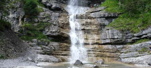 Walk to the Häselgehrbach waterfall: Weather and season