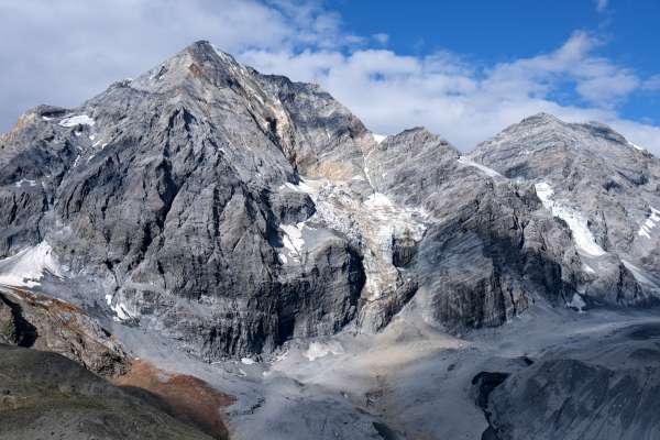 Вид на Гран Зебра (3851 м)