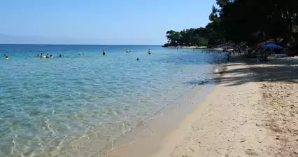 パチスとグリフォネリ ビーチへの旅行