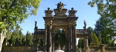 ホジツェで最も美しい記念碑