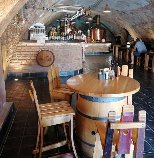 Interior de la cervecería Knížečí