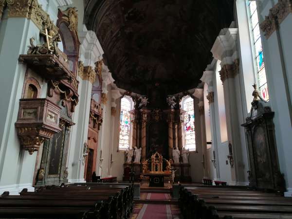 Interior da igreja em Bánská Bystrica