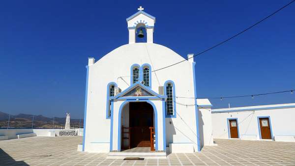 Small church in Pollonia 