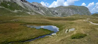 セスヴェンナヒュッテ - パッソ ディ スリンガをハイキング