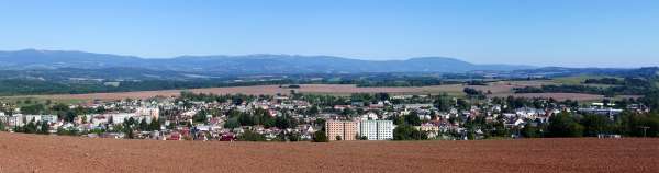 Panorama von Riesengebirge und Lomnitz