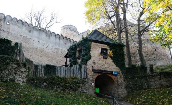 Porte d'entrée du château