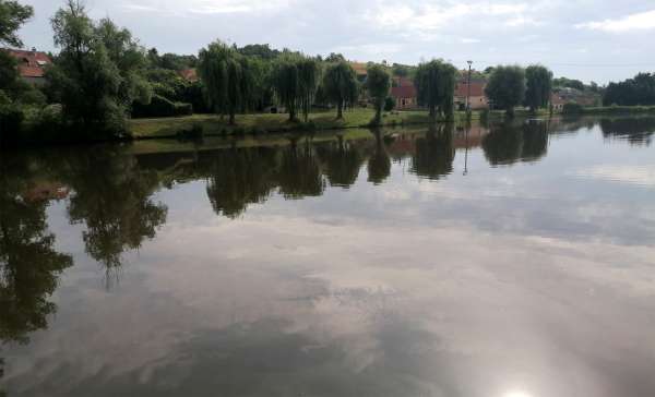 흐나니츠키 연못