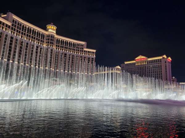 Dancing fountains
