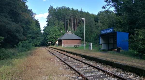 Stacja kolejowa na pustkowiu