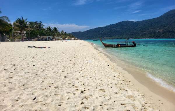 Pláž u Andaman Resortu