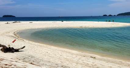 Schwimmen am Hauptstrand von Ko Adang