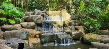 Gehen Sie den Imbiah Trail entlang