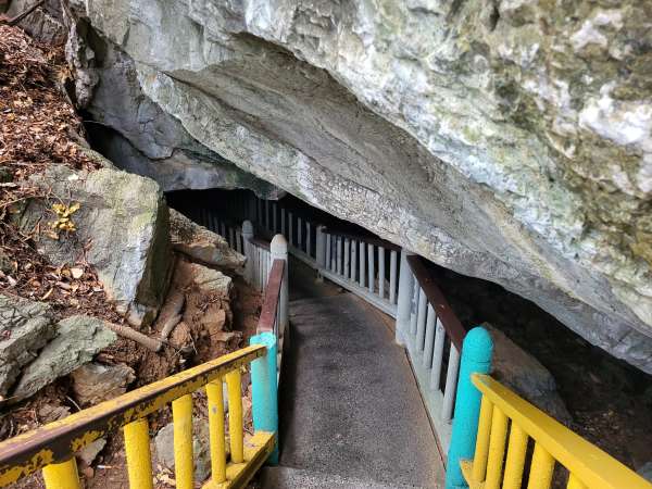Entrada para a Caverna do Morcego