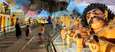 Visite de la grotte du Ramayana